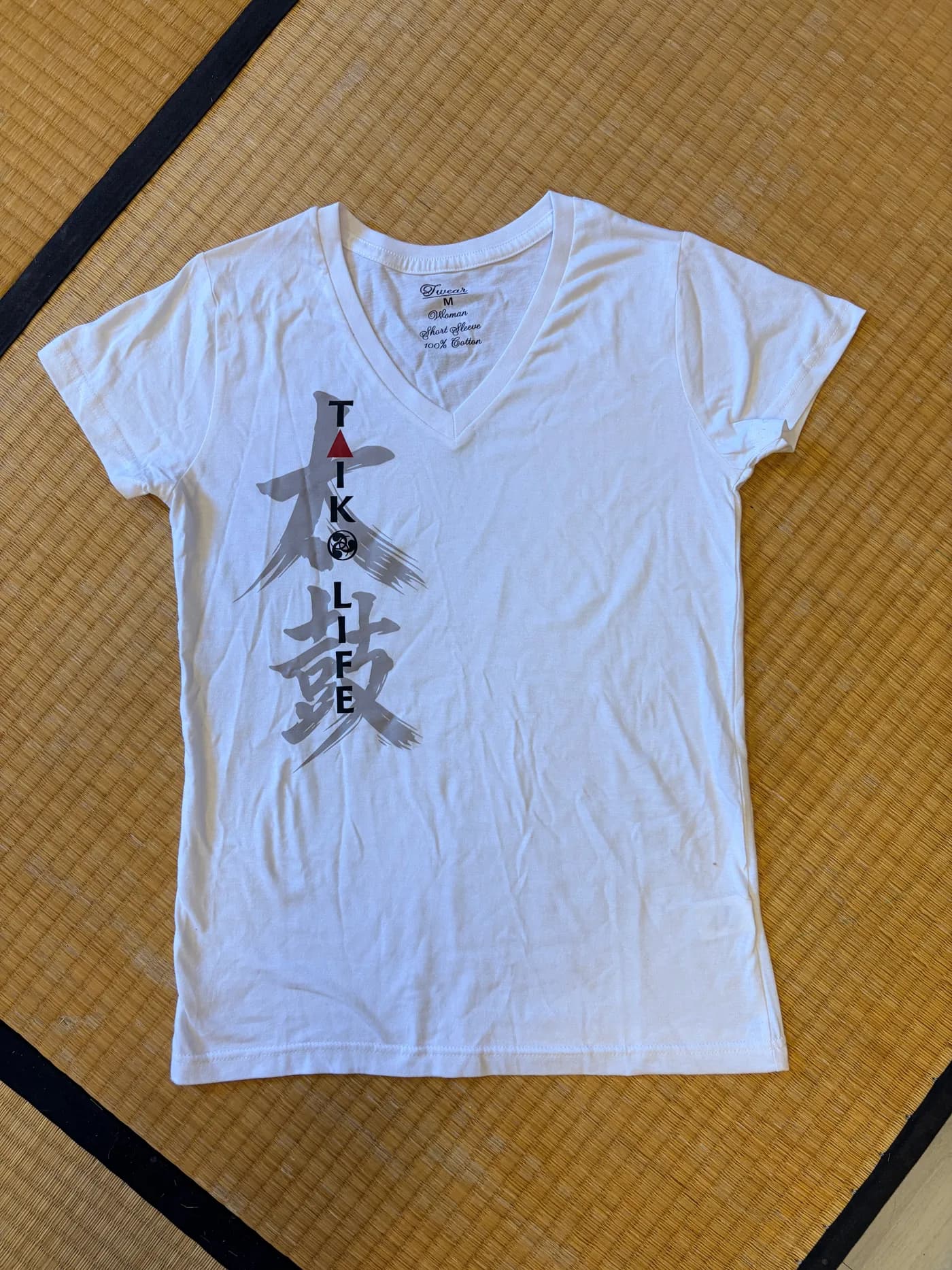 חולצה לבנה שרוול קצר לנשים — תמונה 2
